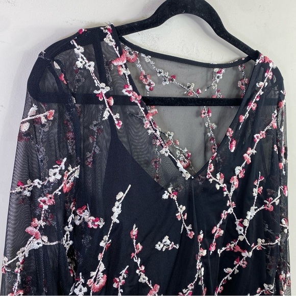 White House Black Market Long Sleeve Floral Embroidered Mesh Top w/Cami Sz L - Picture 6 of 16